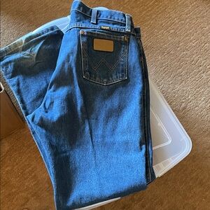 Wrangler Relaxed Fit Dark Blue Jeans